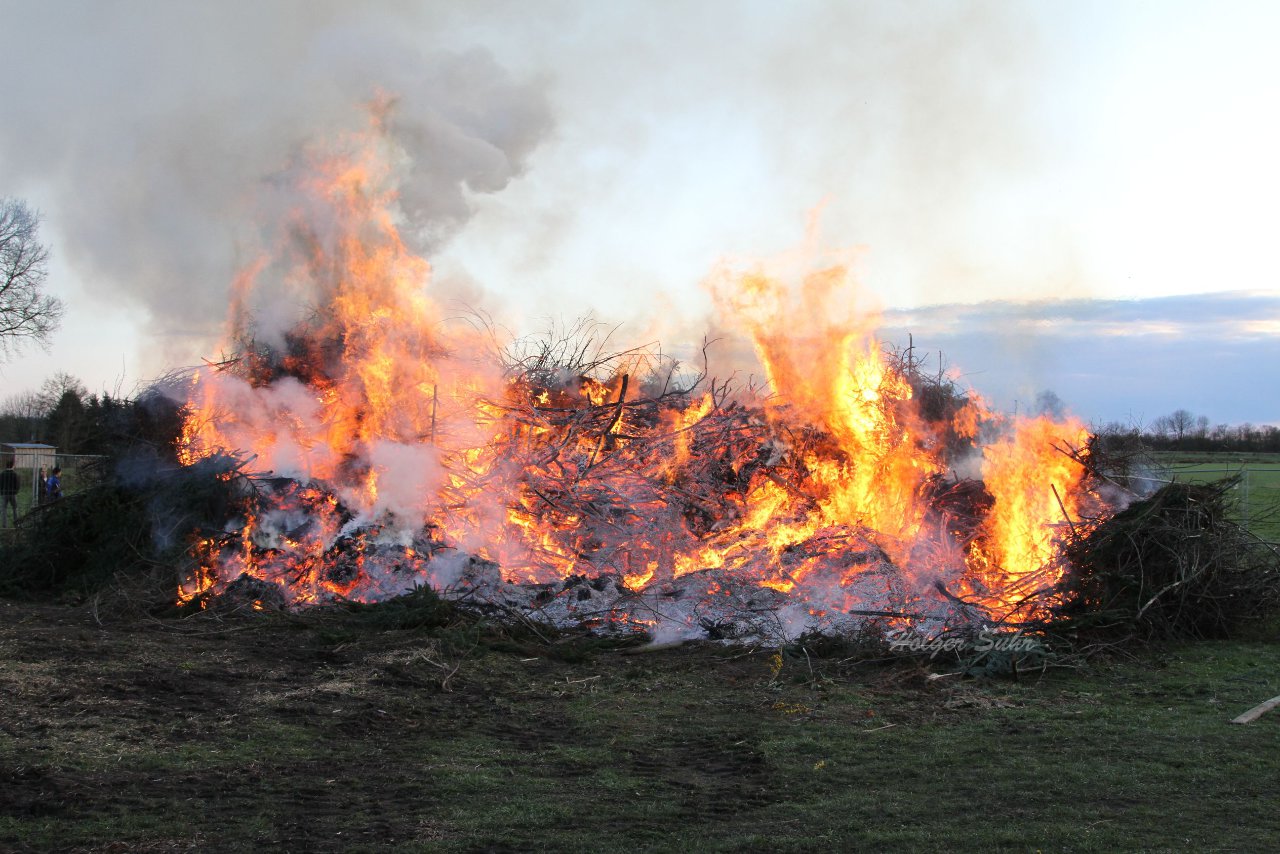 Bild 13 - Osterfeuer 2012